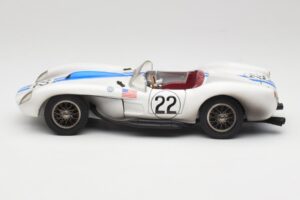 Ferrari 250 Testa Rossa #22 P. Hill / O. Gendebien 24 Hours of Le Mans 1958 Hot Wheels 1:18 29755 Diecast - image 4 of 8