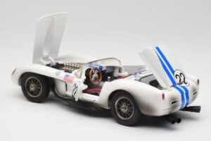 Ferrari 250 Testa Rossa #22 P. Hill / O. Gendebien 24 Hours of Le Mans 1958 Hot Wheels 1:18 29755 Diecast - image 5 of 8
