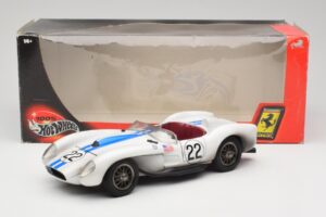 Ferrari 250 Testa Rossa #22 P. Hill / O. Gendebien 24 Hours of Le Mans 1958 Hot Wheels 1:18 29755 Diecast - image 8 of 8