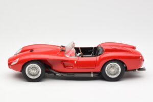 Ferrari 250 Testa Rossa Pontoon Fender Red CMC 1:18 M-071 Diecast - image 3 of 6