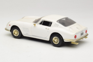 Ferrari 275 GTB/4 White ERTL 1:18 7493 Diecast - image 7 of 8
