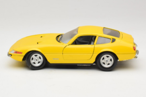 Ferrari 365 GTB/4 Daytona Yellow Techno Giodi 1:18 40011-Y1 Diecast - image 3 of 7