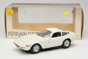 Ferrari 365 GTB/4 Daytona Berlina White Techno Giodi 1:18 74007 Diecast - image 8 of 8