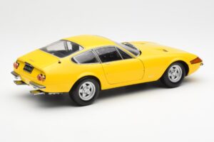 Ferrari 365 GTB/4 Daytona Yellow Kyosho 1:18 08162Y Diecast - image 3 of 8