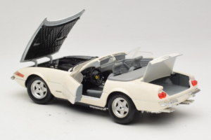 Ferrari 365 GTS/4 Spider White Techno Giodi 1:18 40028 Diecast - image 5 of 8
