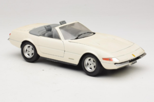 Ferrari 365 GTS/4 Spider White Techno Giodi 1:18 40028 Diecast - image 6 of 8