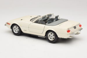 Ferrari 365 GTS/4 Spider White Techno Giodi 1:18 40028 Diecast - image 7 of 8