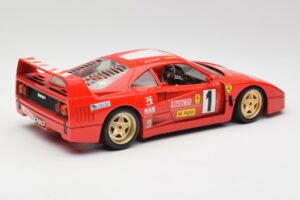 Ferrari F40 Evoluzione Bburago 1:18 3042 Diecast - image 3 of 8