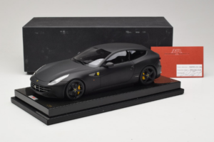 Ferrari FF Matte Black MR Collection 1:18 FERR04CAL Resin - image 7 of 7
