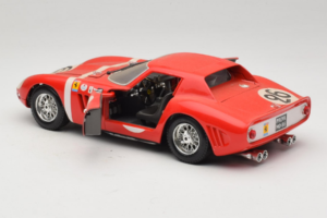 Ferrari 250 GTO #26 Red Guiloy 1:18 67526 Diecast - image 5 of 8