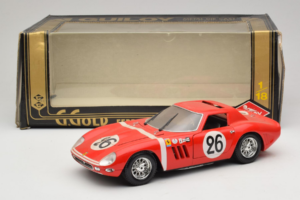 Ferrari 250 GTO #26 Red Guiloy 1:18 67526 Diecast - image 8 of 8