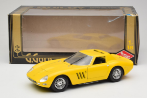 Ferrari 250 GTO Yellow Guiloy 1:18 67525 Diecast - image 8 of 8