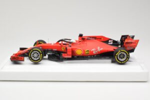 Ferrari SF90 #5 S. Vettel Australian GP 2019 BBR 1:18 BBR191805DIE Resin - image 3 of 6