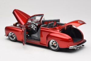 Ford Cabriolet Red Metallic Road Signature 1:18 30028 Diecast - image 5 of 8