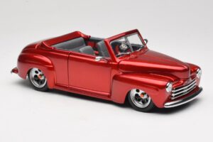 Ford Cabriolet Red Metallic Road Signature 1:18 30028 Diecast - image 6 of 8