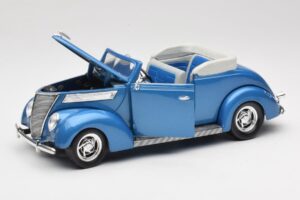Ford Convertible Blue Road Signature 1:18 92238 Diecast - image 2 of 8