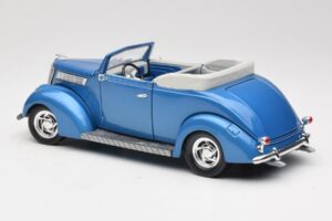 Ford Convertible Blue Road Signature 1:18 92238 Diecast - image 7 of 8