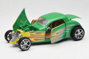 Ford Coupe Green with Fire Road Signature 1:18 30109 Diecast - image 2 of 8
