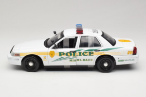 Ford Crown Victoria Police Interceptor CSI Miami GreenLight 1:18 13514 Diecast - image 3 of 6