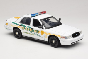 Ford Crown Victoria Police Interceptor CSI Miami GreenLight 1:18 13514 Diecast - image 4 of 6