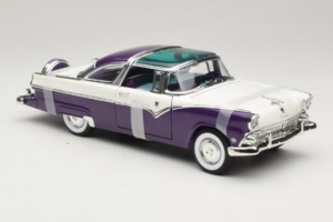 Ford Crown Victoria White Purple Road Signature 1:18 92138-P1 Diecast - image 4 of 6