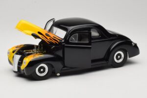 Ford Deluxe Hot Rod Black Universal Hobbies 1:18 6002 Diecast - image 2 of 8
