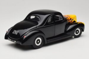 Ford Deluxe Hot Rod Black Universal Hobbies 1:18 6002 Diecast - image 3 of 8