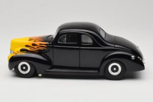 Ford Deluxe Hot Rod Black Universal Hobbies 1:18 6002 Diecast - image 4 of 8