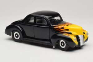 Ford Deluxe Hot Rod Black Universal Hobbies 1:18 6002 Diecast - image 6 of 8