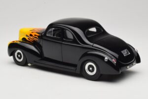 Ford Deluxe Hot Rod Black Universal Hobbies 1:18 6002 Diecast - image 7 of 8