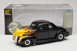 Ford Deluxe Hot Rod Black Universal Hobbies 1:18 6002 Diecast - image 8 of 8