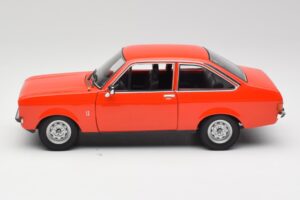 Ford Escort Mk2 Signal Orange Minichamps 1:18 150084100 Diecast - image 4 of 8