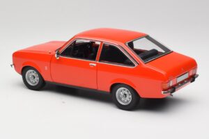 Ford Escort Mk2 Signal Orange Minichamps 1:18 150084100 Diecast - image 7 of 8