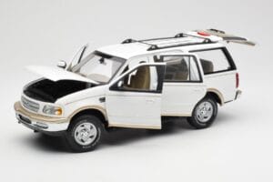 Ford Expedition Eddie Bauer White UT Models 1:18 22712 Diecast - image 2 of 8