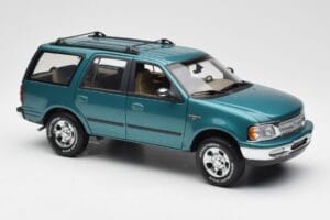 Ford Expedition XLT Green Metallic UT Models 1:18 22717 Diecast - image 6 of 8