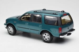 Ford Expedition XLT Green Metallic UT Models 1:18 22717 Diecast - image 7 of 8