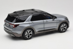 Ford Explorer Gray OEM 1:18 FORD2020 Diecast - image 3 of 8