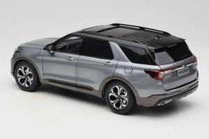 Ford Explorer Gray OEM 1:18 FORD2020 Diecast - image 7 of 8