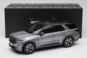 Ford Explorer Gray OEM 1:18 FORD2020 Diecast - image 8 of 8