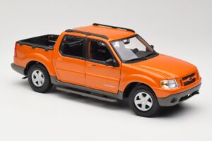 Ford Explorer Sport Trac Orange Maisto 1:18 536891G Diecast - image 6 of 8