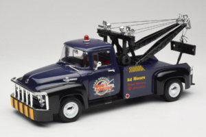 Ford F-100 Tow Truck Bob's Towing Welly 1:18 19834-W Diecast