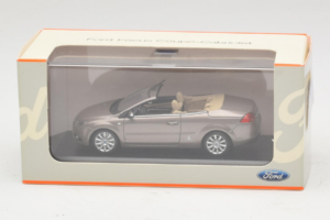 Ford Focus Mk2 CC Grey Minichamps 1:43 FORD005 Diecast - image 4 of 4