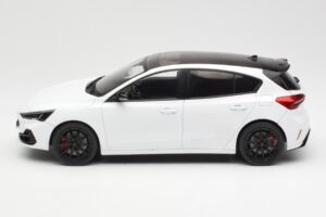 Ford Focus ST Mk4 Frozen White MCG 1:18 MCG18453 Diecast - image 3 of 6