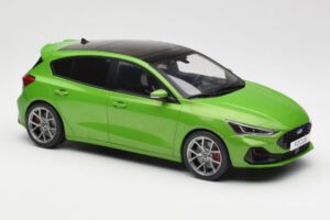 Ford Focus ST Mk4 Green MCG 1:18 MCG18452 Diecast - image 4 of 6