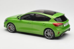Ford Focus ST Mk4 Green MCG 1:18 MCG18452 Diecast - image 5 of 6
