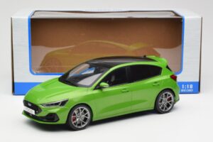 Ford Focus ST Mk4 Green MCG 1:18 MCG18452 Diecast - image 6 of 6