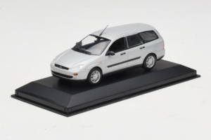 Ford Focus Mk1 Turnier Silver Minichamps 1:43 FOCUS004 Diecast - image 2 of 5
