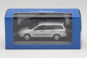 Ford Focus Mk1 Turnier Silver Minichamps 1:43 FOCUS004 Diecast - image 5 of 5