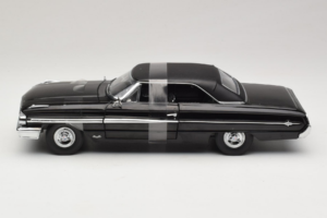 Ford Galaxie 500 Men in Black 3 Movie GreenLight 1:18 15301 Diecast - image 3 of 6
