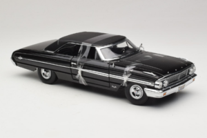Ford Galaxie 500 Men in Black 3 Movie GreenLight 1:18 15301 Diecast - image 4 of 6